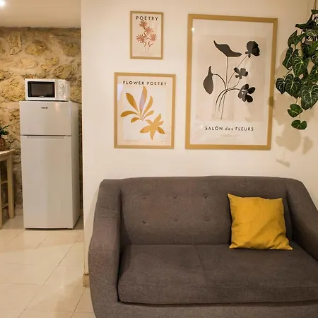 Apartment For 2 Just 250m From Largo Intendente *