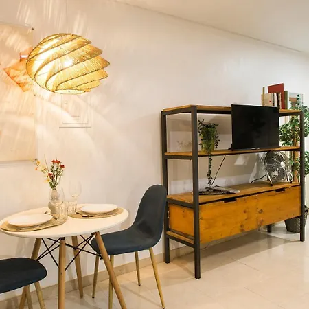 For 2 Just 250m From Largo Intendente *