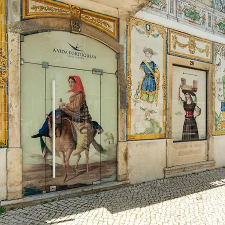 Apartment For 2 Just 250m From Largo Intendente Lisbon