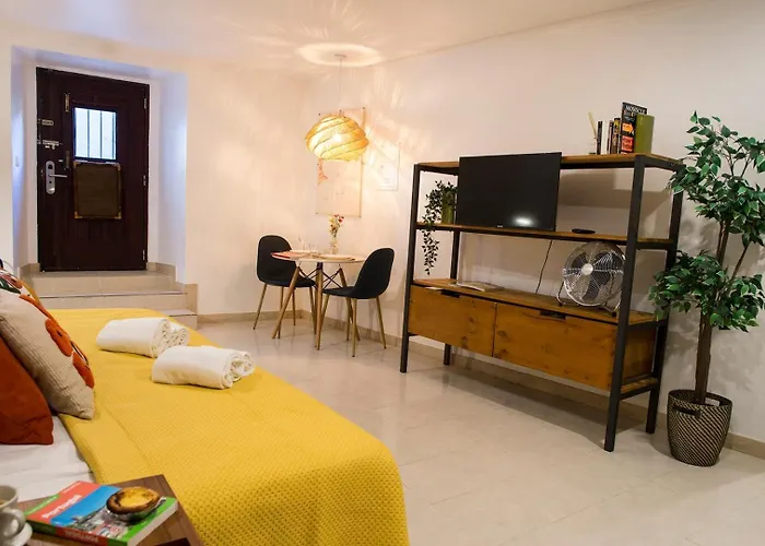 Apartament For 2 Just 250m From Largo Intendente