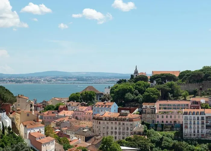 For 2 Just 250m From Largo Intendente * Lizbona