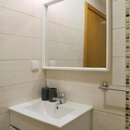 Διαμέρισμα For 2 Just 250m From Largo Intendente